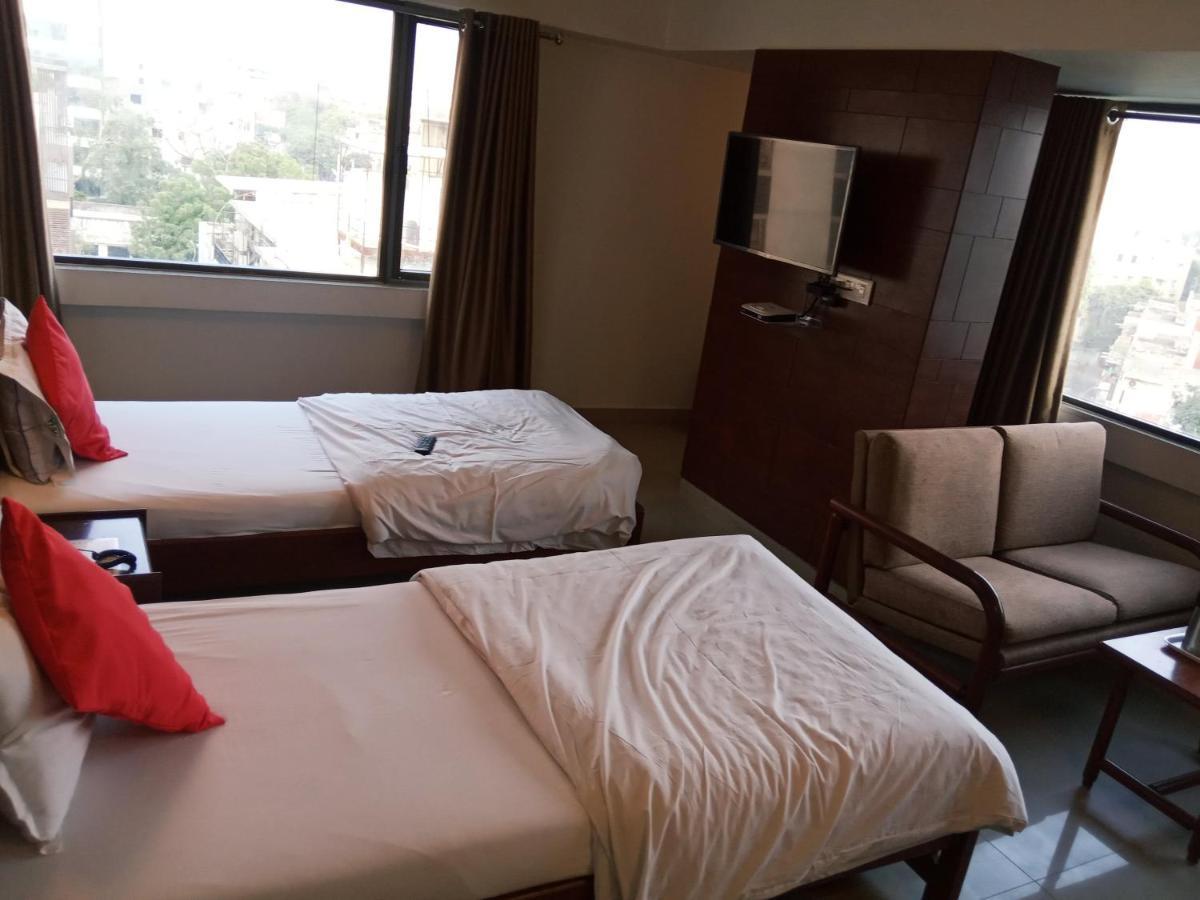 Hotel Apex Αχμπανταμπάντ Εξωτερικό φωτογραφία