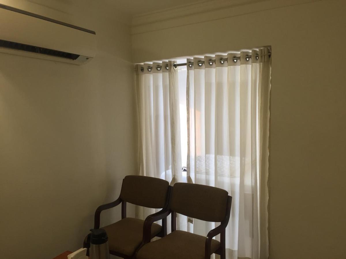 Hotel Apex Αχμπανταμπάντ Εξωτερικό φωτογραφία