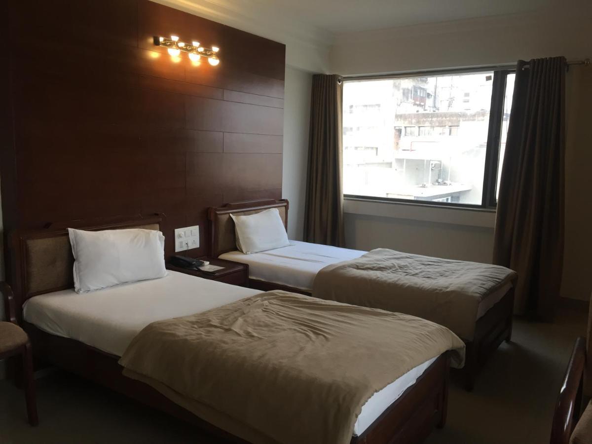 Hotel Apex Αχμπανταμπάντ Εξωτερικό φωτογραφία