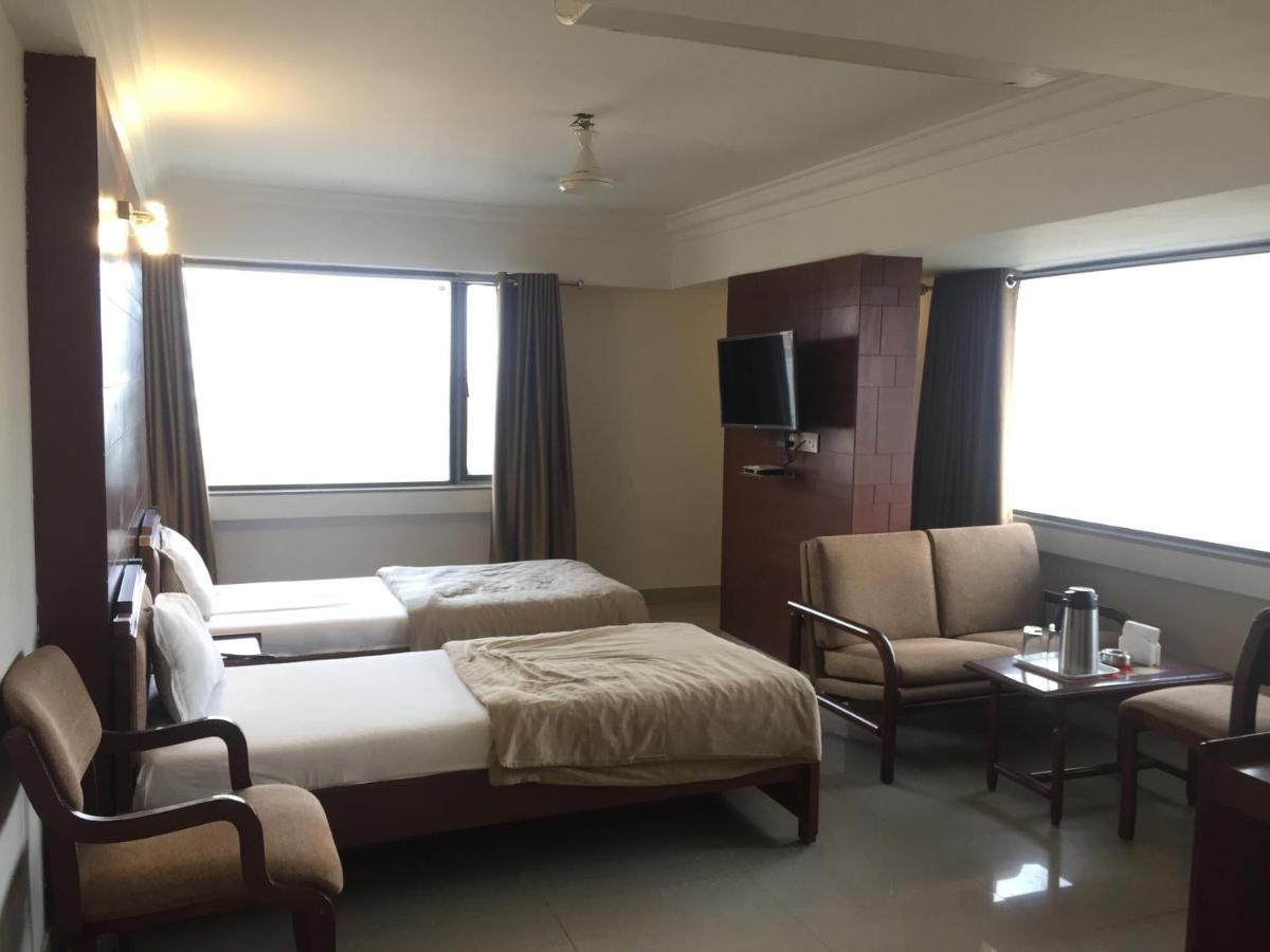 Hotel Apex Αχμπανταμπάντ Εξωτερικό φωτογραφία