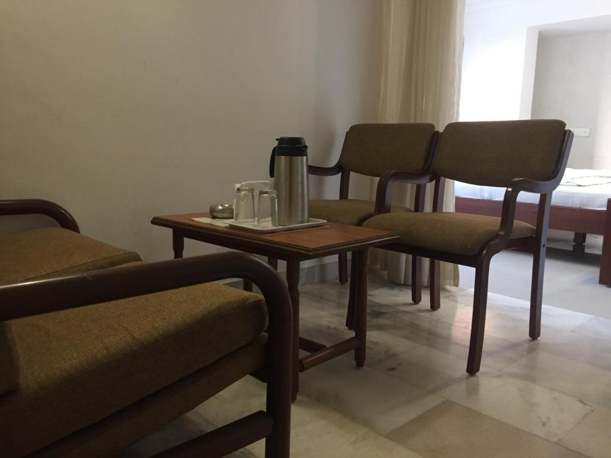 Hotel Apex Αχμπανταμπάντ Εξωτερικό φωτογραφία