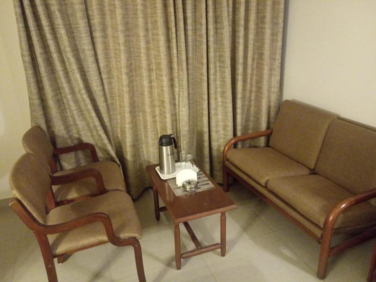 Hotel Apex Αχμπανταμπάντ Εξωτερικό φωτογραφία