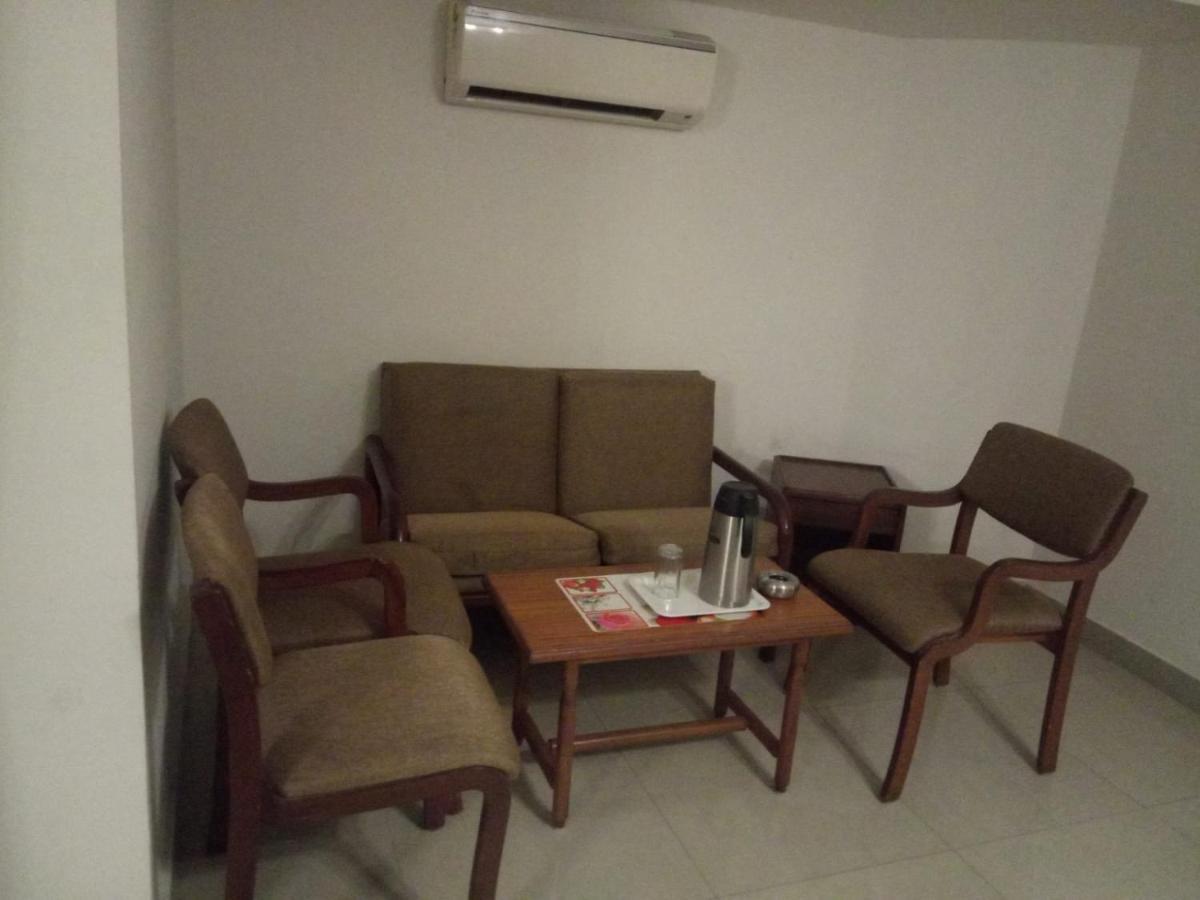 Hotel Apex Αχμπανταμπάντ Εξωτερικό φωτογραφία