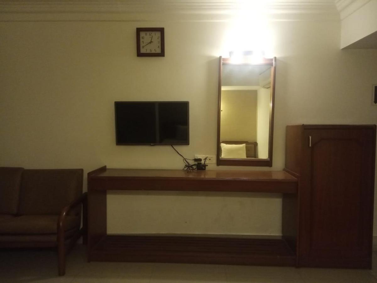 Hotel Apex Αχμπανταμπάντ Εξωτερικό φωτογραφία